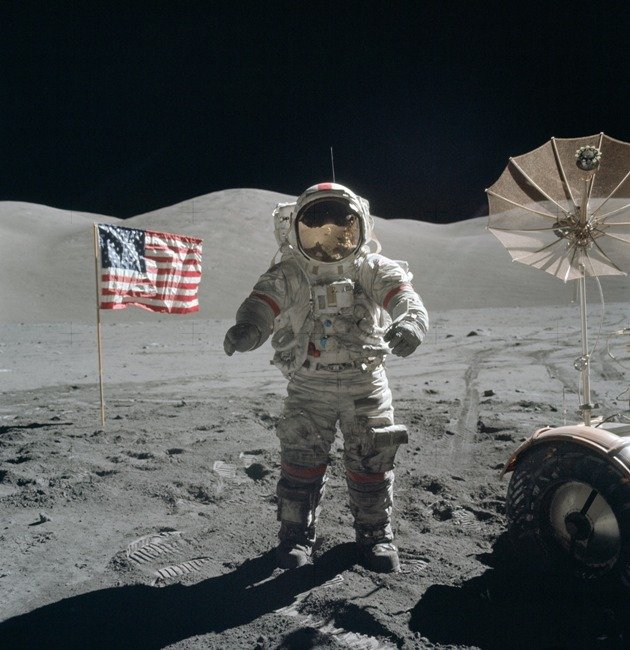 Mural Alunizaje del Apollo en la Luna