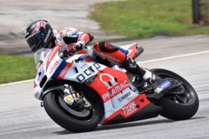 Mural Competencia de Motos con Yakhnich Motorsport