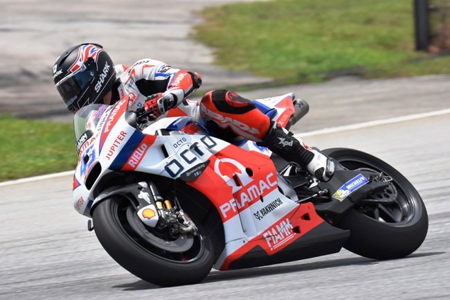Mural Competencia de Motos con Yakhnich Motorsport